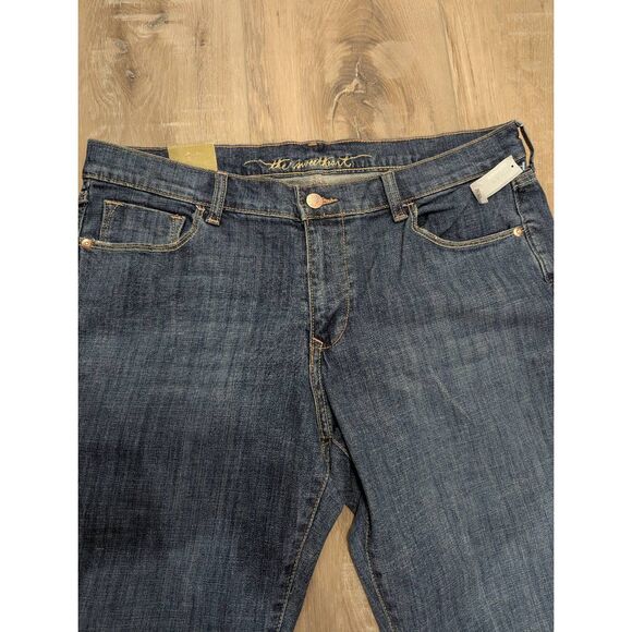 Old Navy Sweetheart Bootcut Jeans - Picture 2 of 10